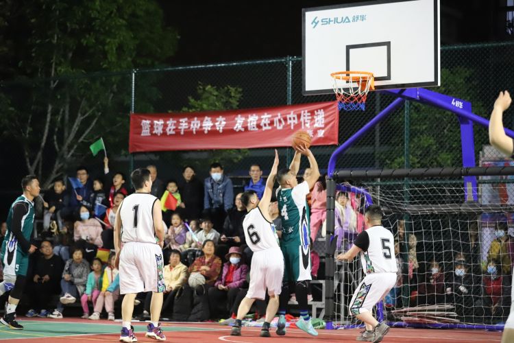小事却在